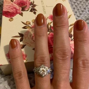 Women’s sterling silver ring